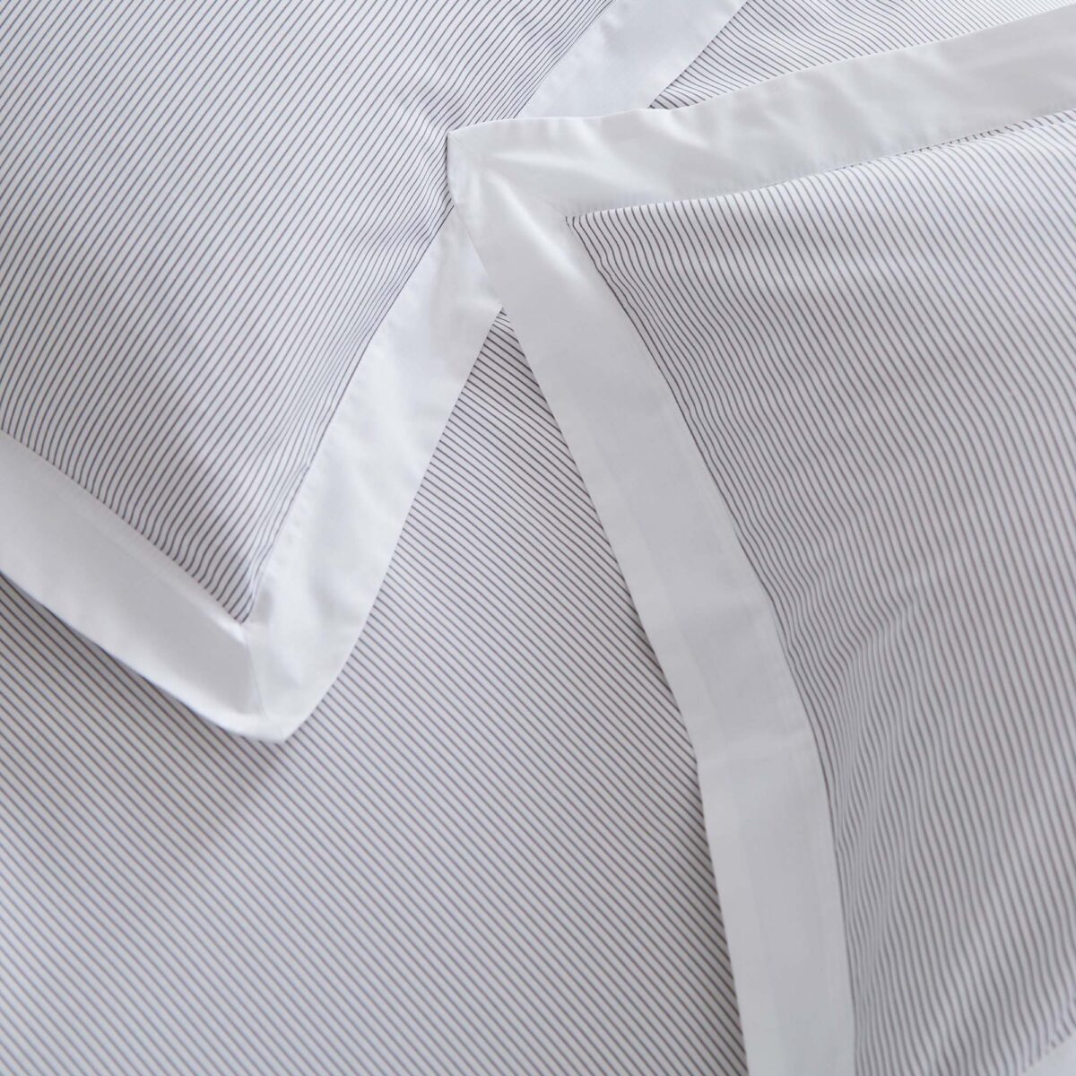 Silentnight Pinstripe Oxford Edge Duvet Set - Denim