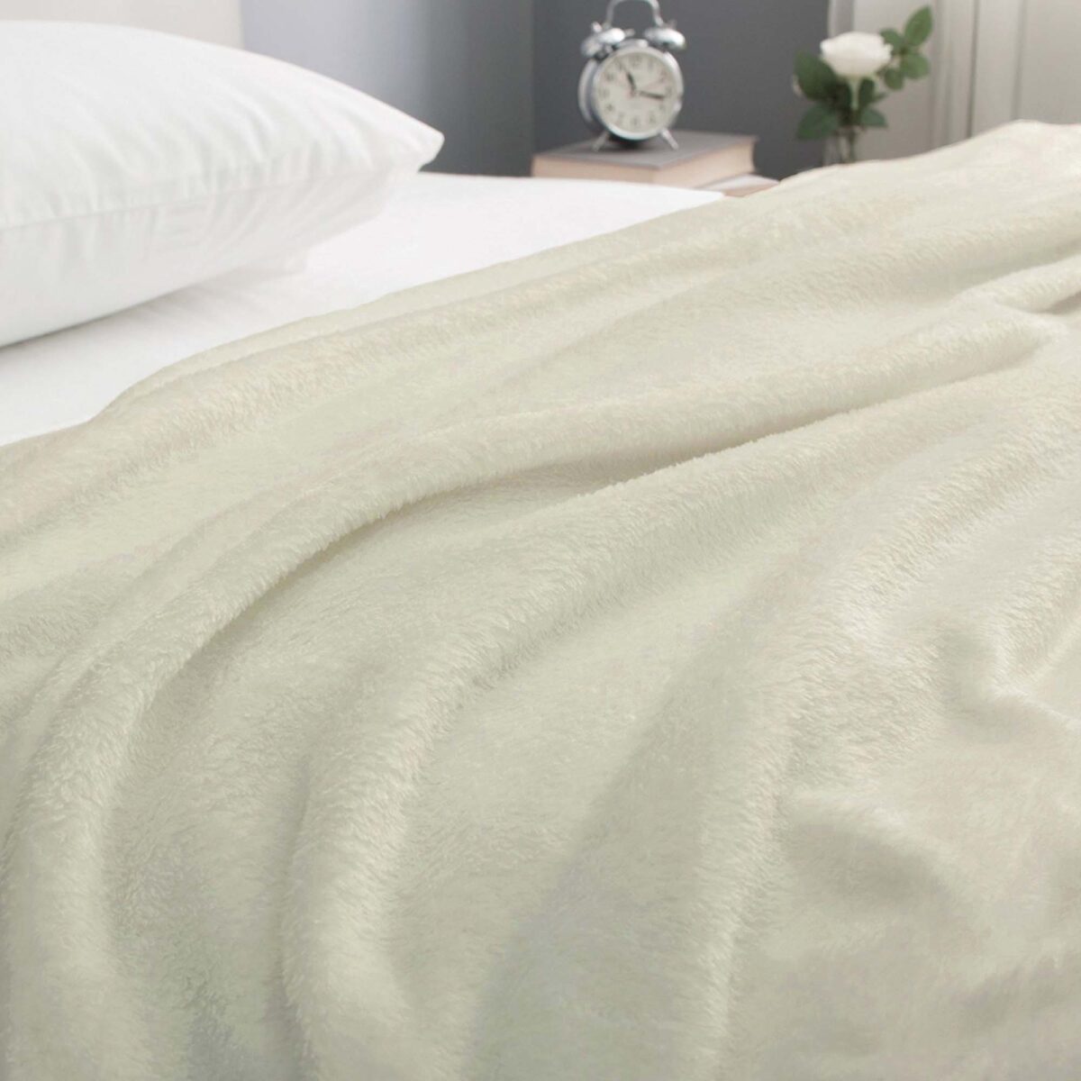 Silentnight Hazy Flannel Fleece Throw - Cream