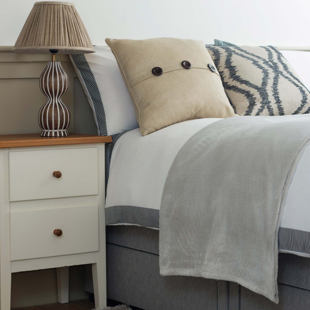 Silentnight Hazy Flannel Fleece Throw - Stone