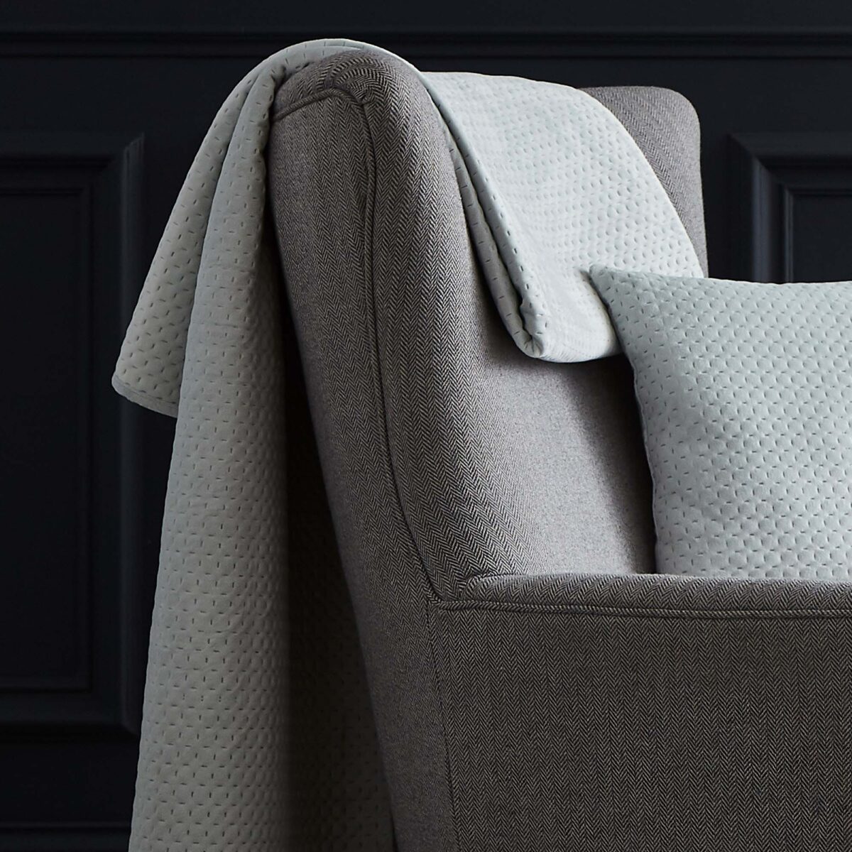 Silentnight Velour Pinsonic Throw